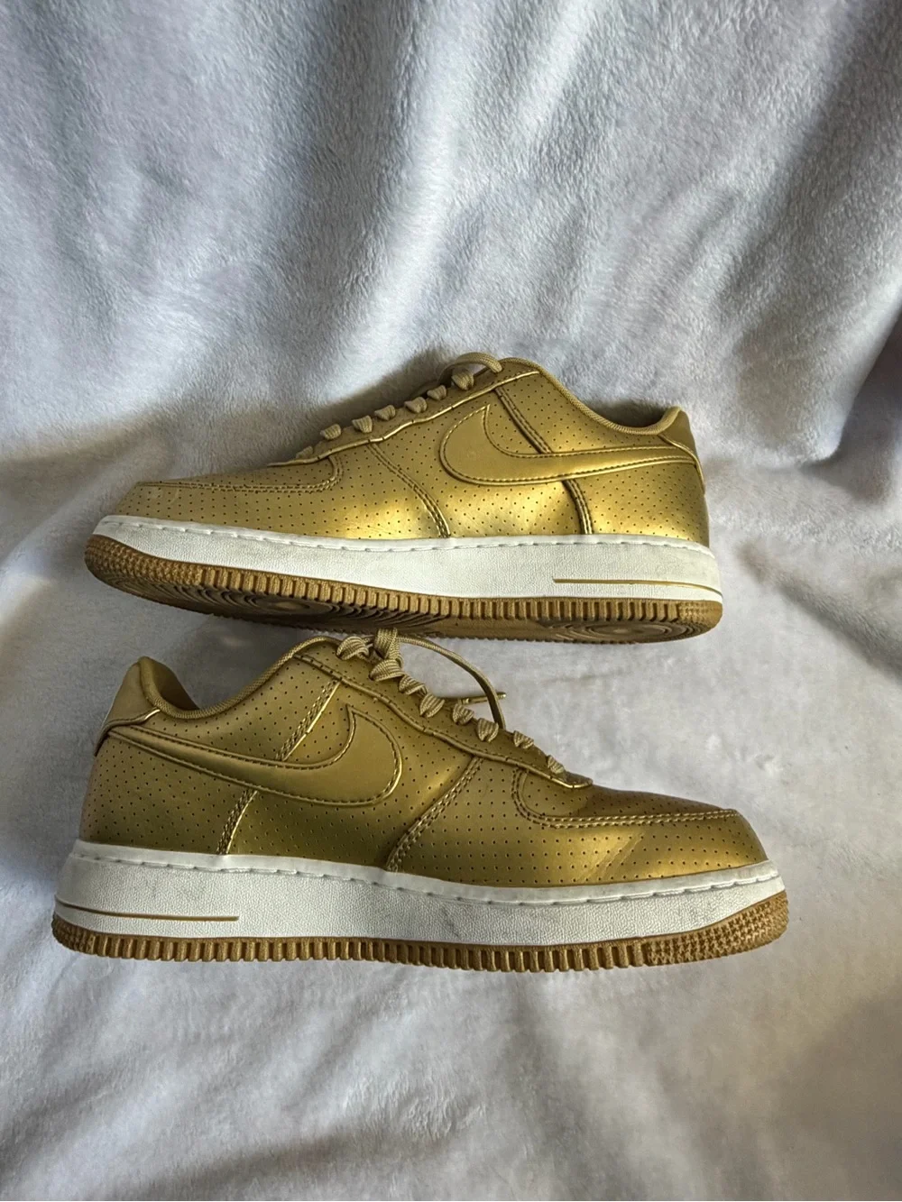 Nike Air Force 1 Low Top Gold Gold GS Size 8.5  M 10 W Sneaker 718152-700